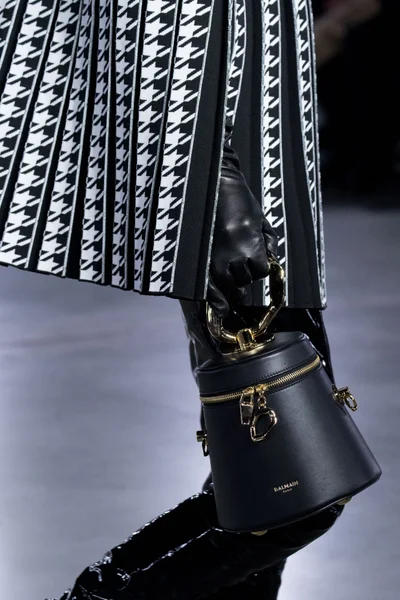 Look 24